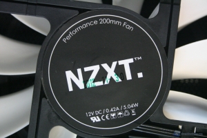 00036 NZXT_PHANTOM630