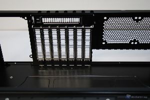 thumb 00048 SILVERSTONE GD08 HTPC XTREMEHARDWARE.COM